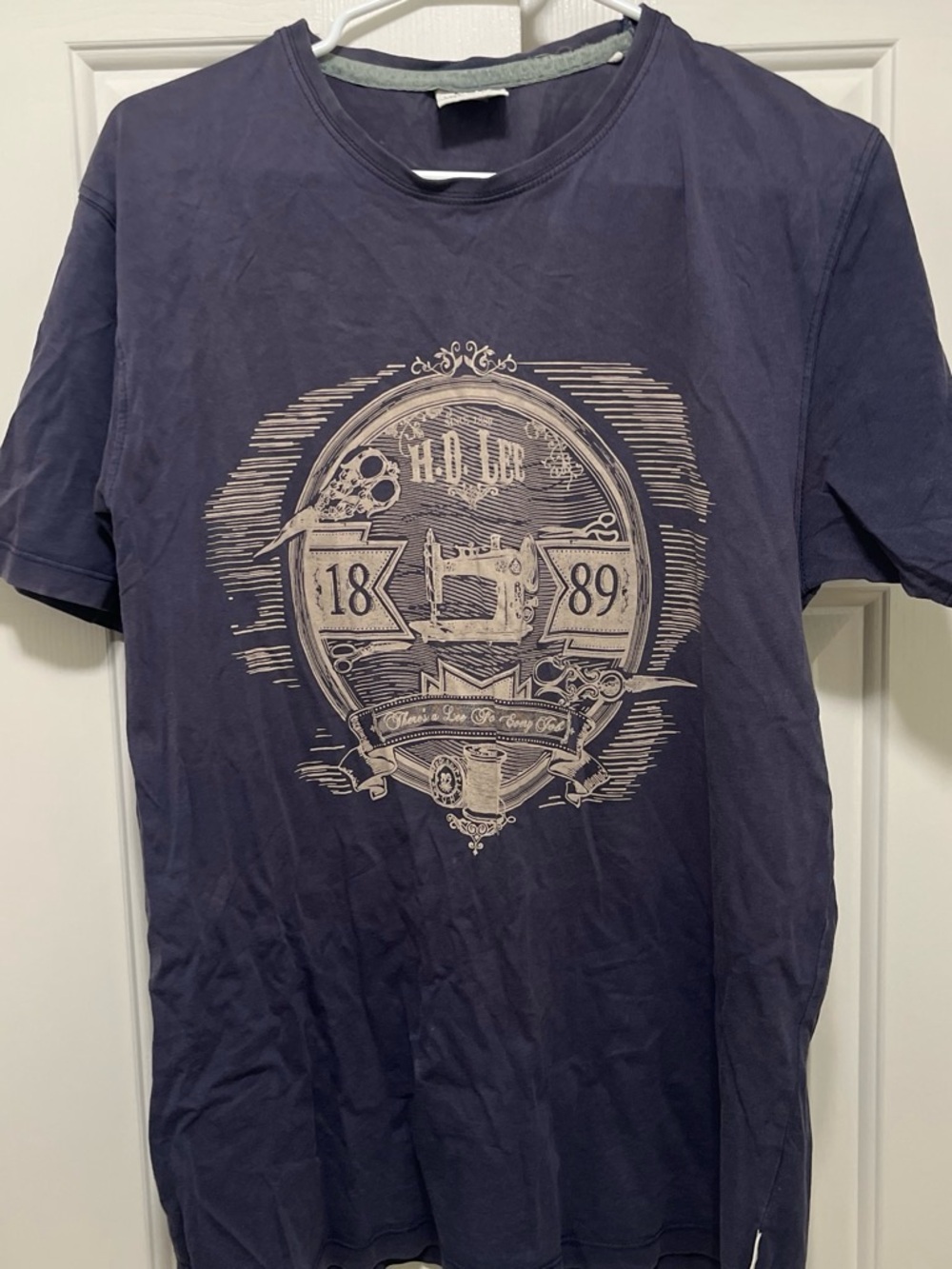Lee Navy Short Sleeve Graphic Crew Tee with Cream Emblem